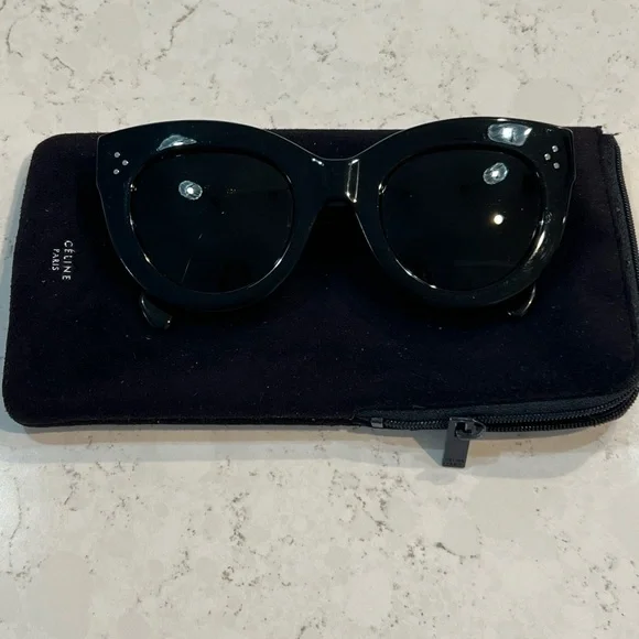 Authentic Celine (original) round cat-eye sunglasses, black  display picture 2